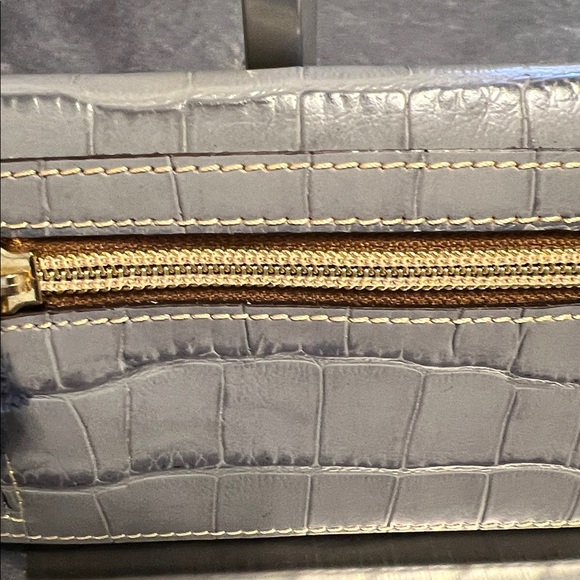 NTW Dooney & Bourke Silver Croc-Embossed Wallet - Picture 9 of 10